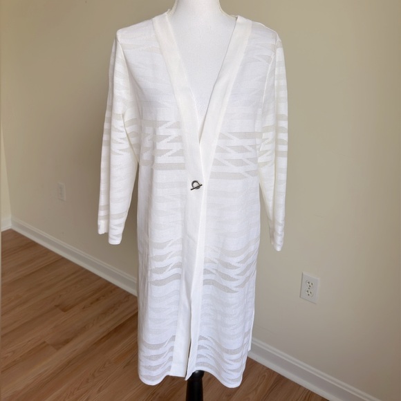 MISOOK || Women's Striped white Fit Cardigan Sweater size Medium - Picture 1 of 8